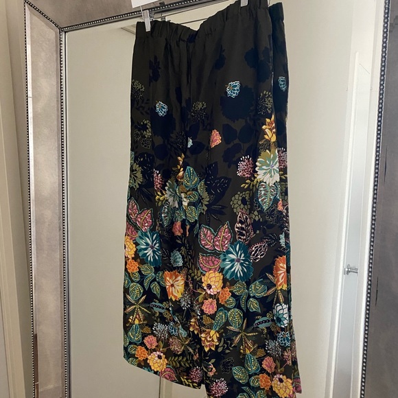 LOFT Floral Wide Leg Pants - Picture 4 of 5